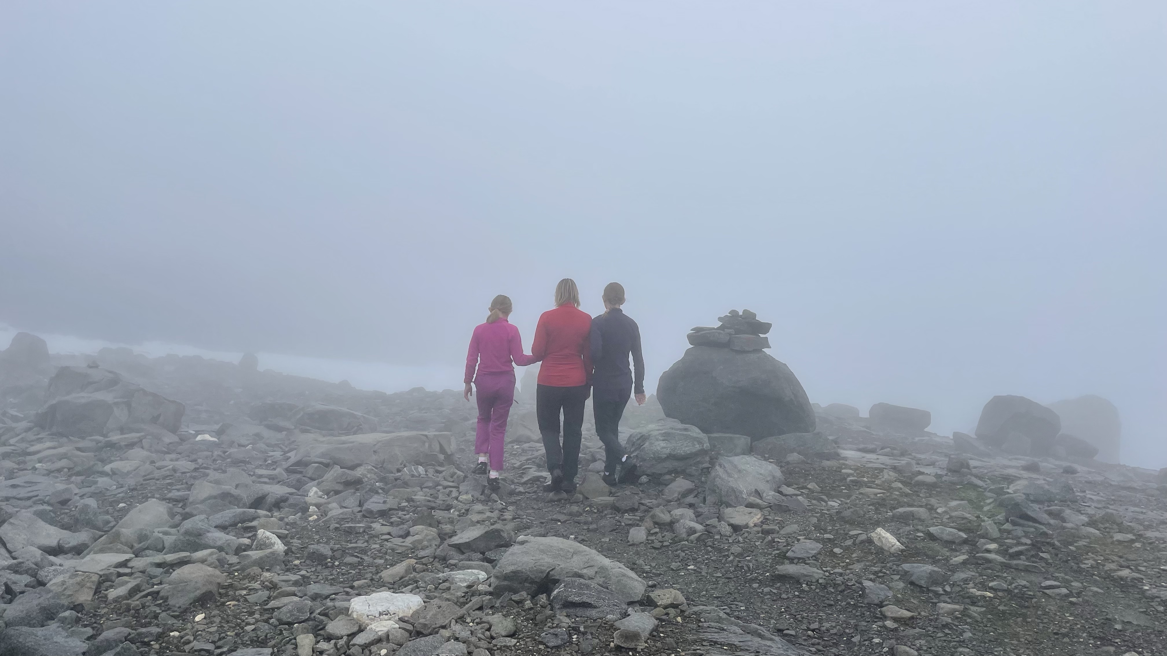 Foggy goodbye at Keisarpasset