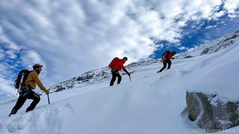Glacier guides in the making on Nigardsbreen